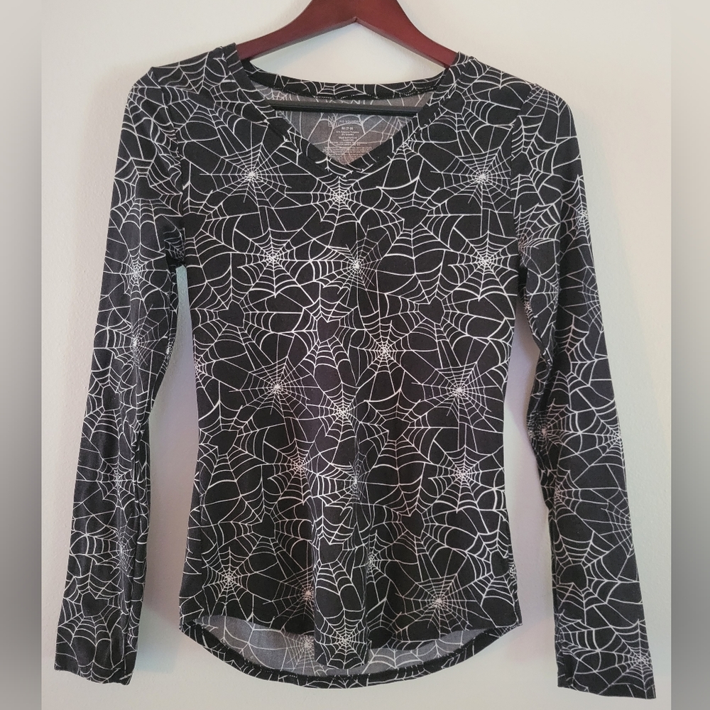 Long-sleeved No Boundary Halloween inspired shirt